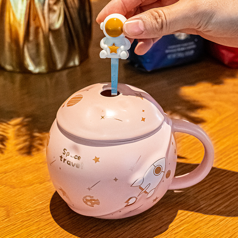 Astronaut Coffee Mug with Lid & Spoon