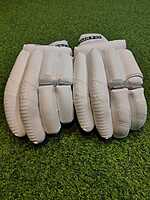 CRICKET BATTING GLOVES CS & SONS INSTINCT LE CRICKET BATTING GLOVES CS & SONS INSTINCT LE