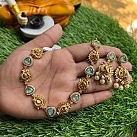 TempleDesign Layer Multistone Neckpiece