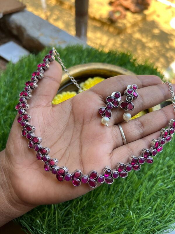 german silver simple neckpiece with cute earings