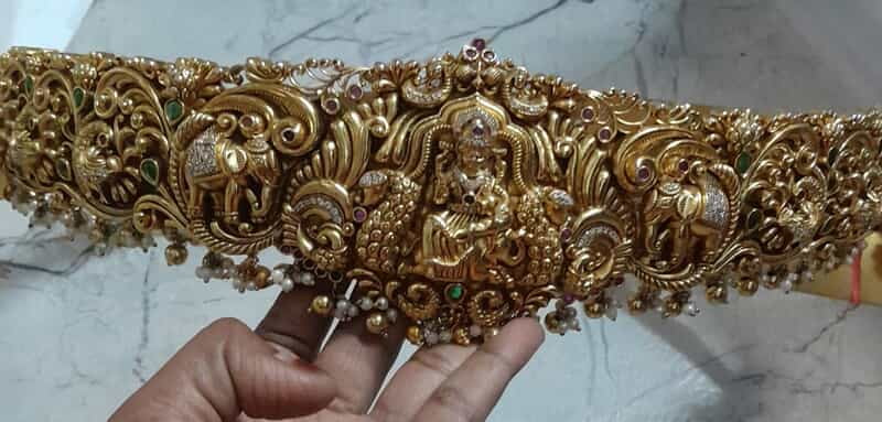 light stone with white based hipblet