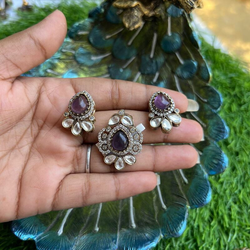 Gorgeous Victorian Pendant & Earing set