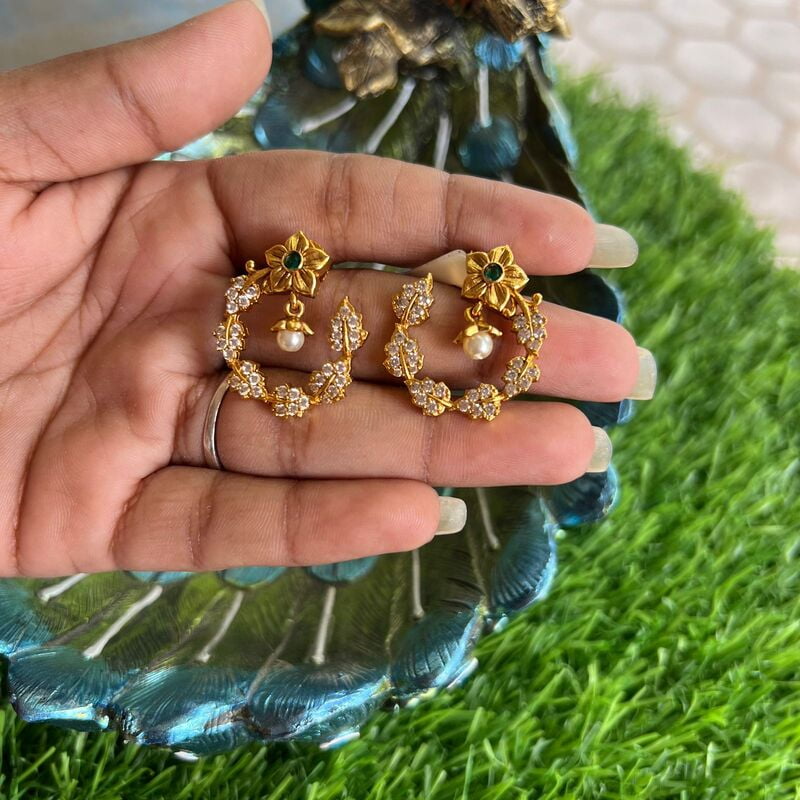 Antic Gold finish AD stone flower design earing
