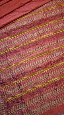 Hand Kntha stitch red rani pink dual tone on pure Mulberry silk Hand Kntha stitch red rani pink dual tone on pure Mulberry silk