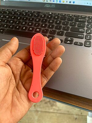 Facial scrubber tool Facial scrubber tool