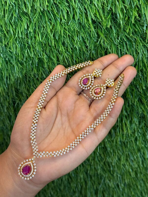 single rubi stone with 3\4 neckpiece