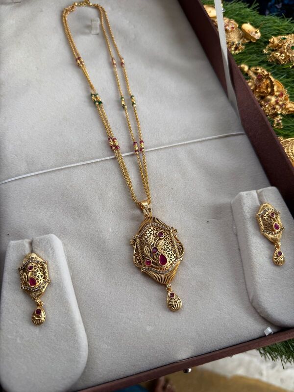 box type pendant set