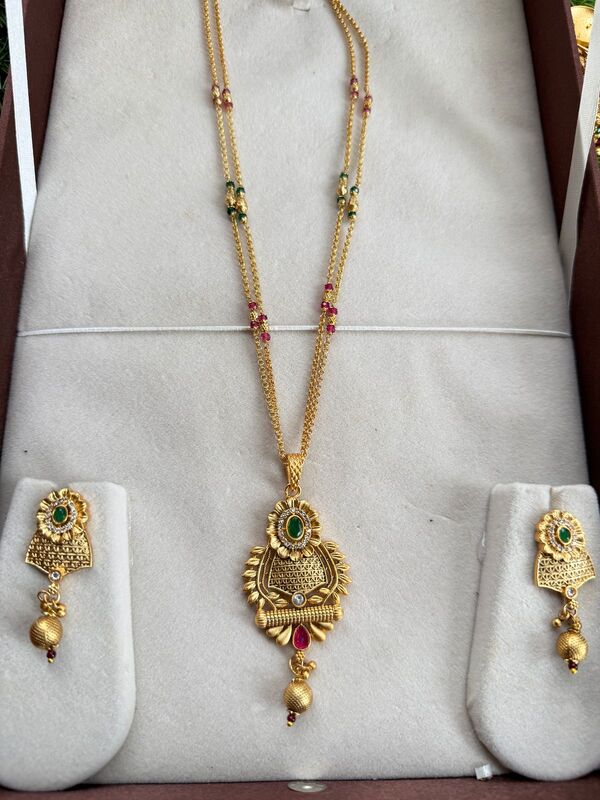 flower & leaf pendant set