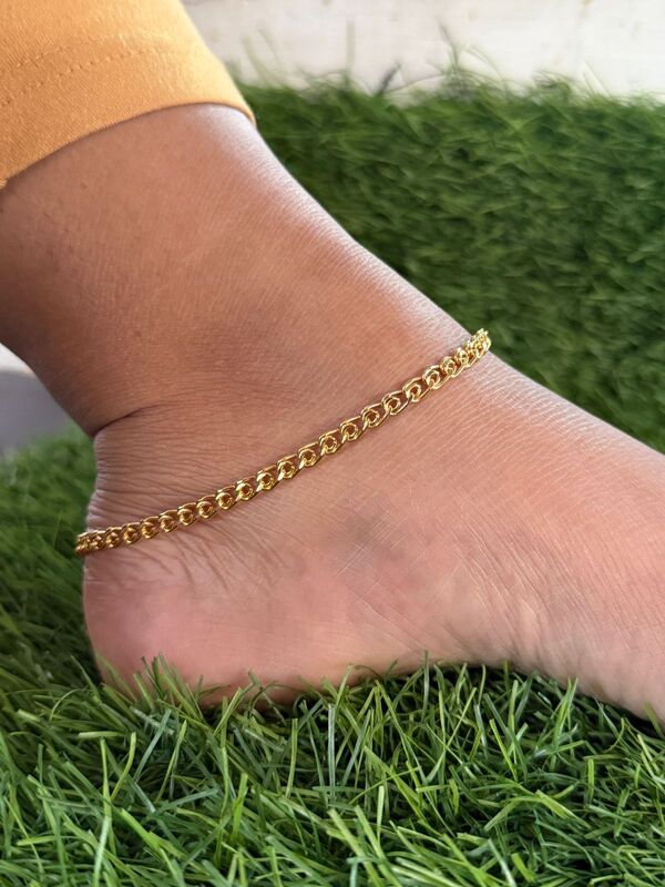 chain type golden anklets
