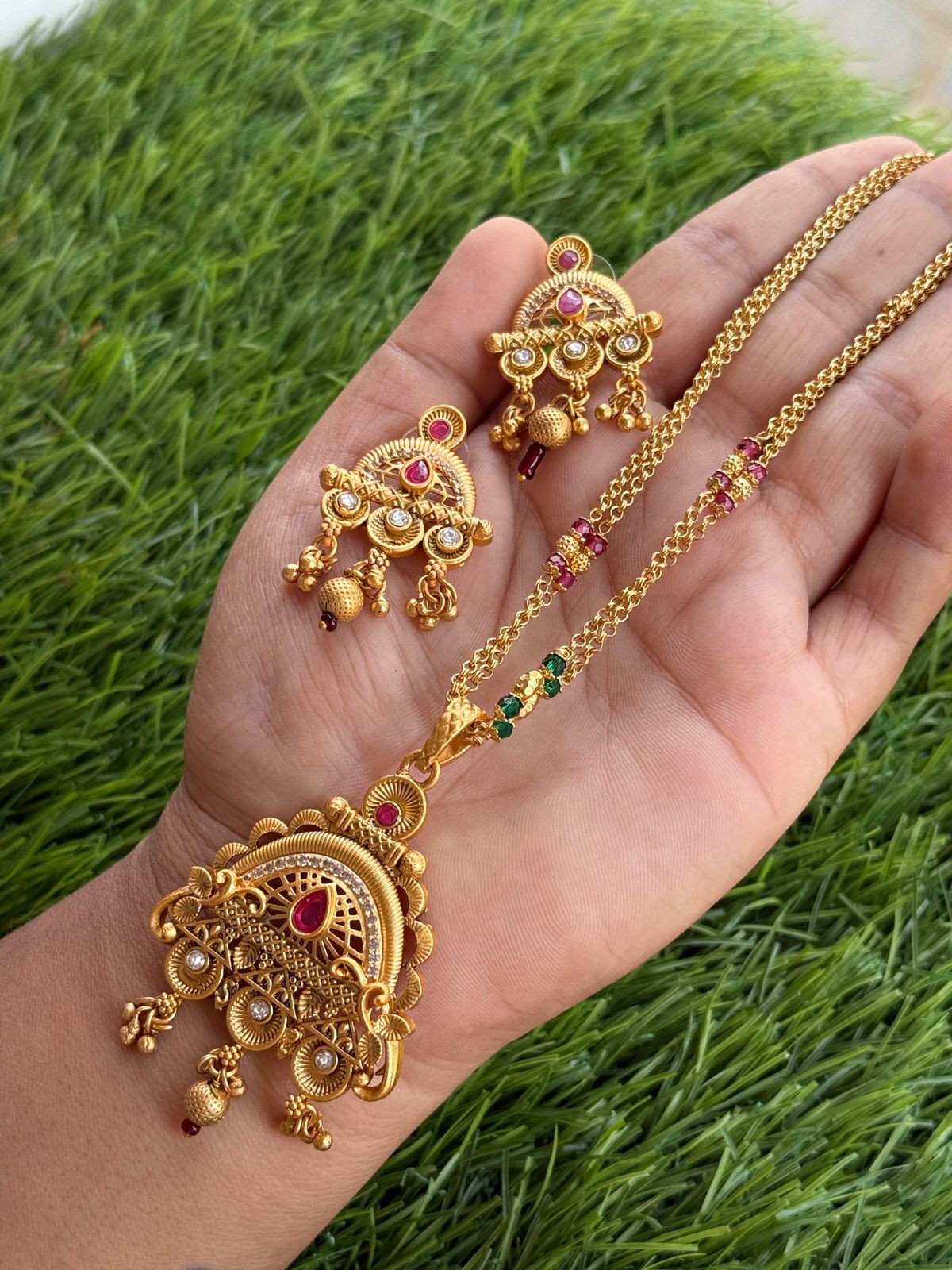 antic jumka pendant design