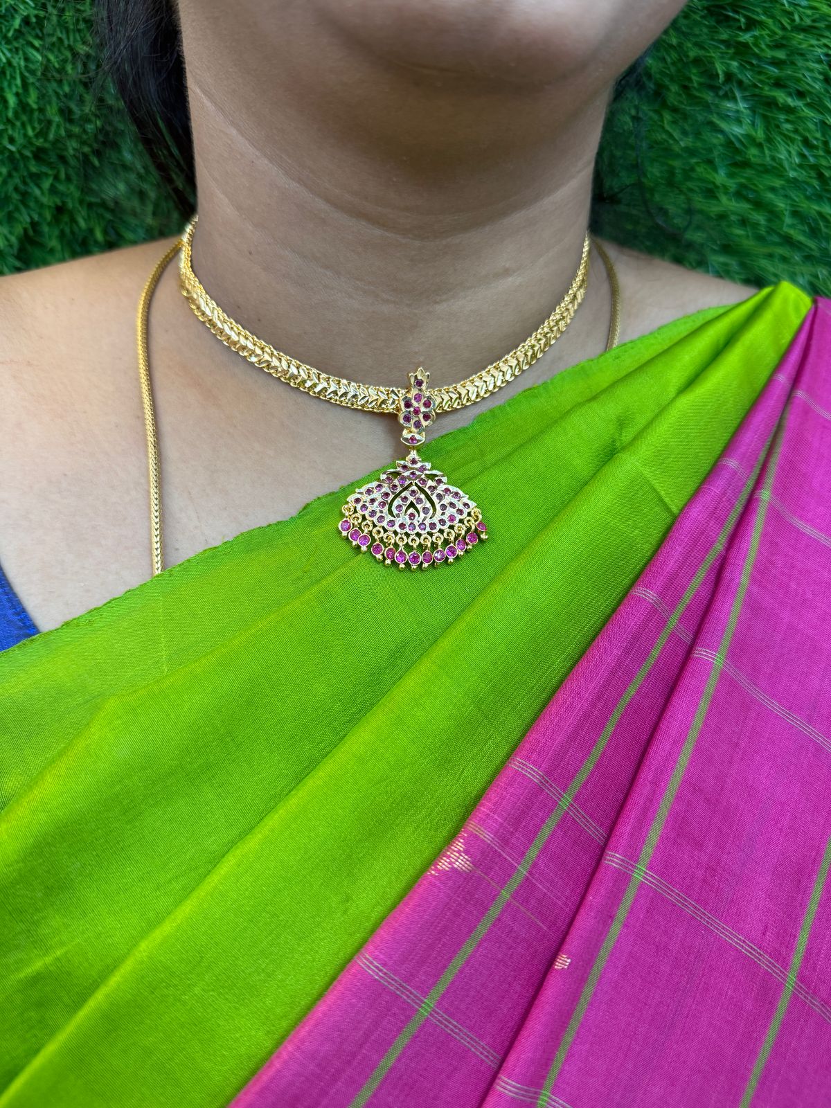 gold type attigai design neck piece