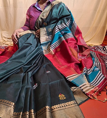 Color bottle green kalashetra/kalakshetra saree Color bottle green kalashetra/kalakshetra saree