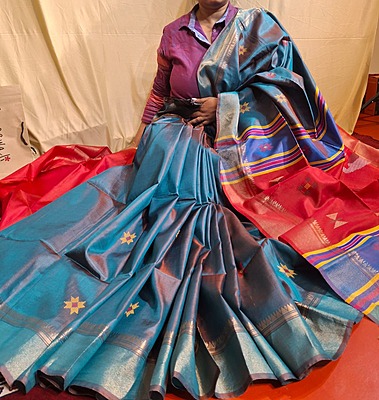 Color green maroon dual tone kalashetra/kalakshetra Color green maroon dual tone kalashetra/kalakshetra