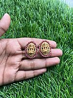 Traditional peacock Pearl Stud