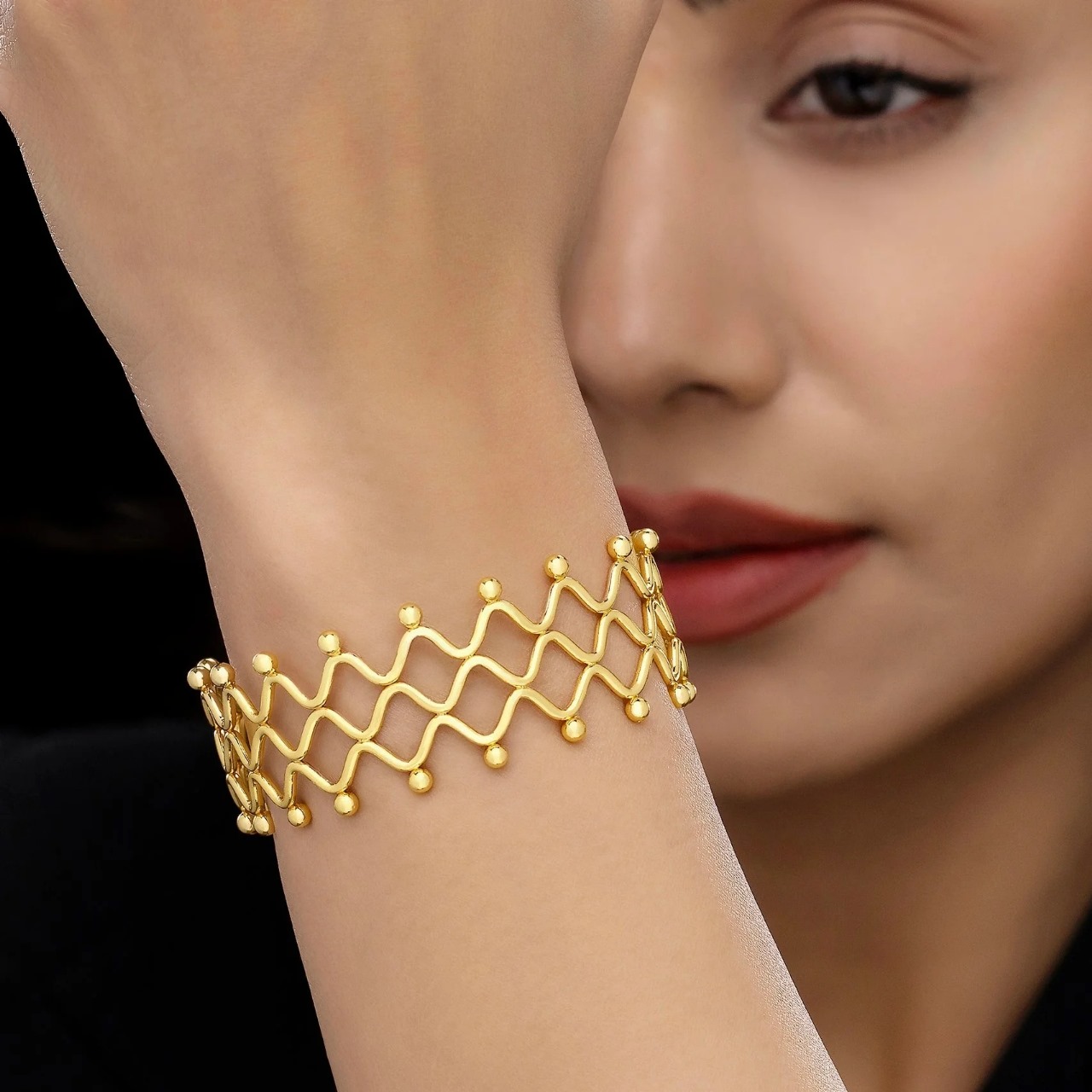 PRAO Anti-Tarnish Golden Bangle Bracelet