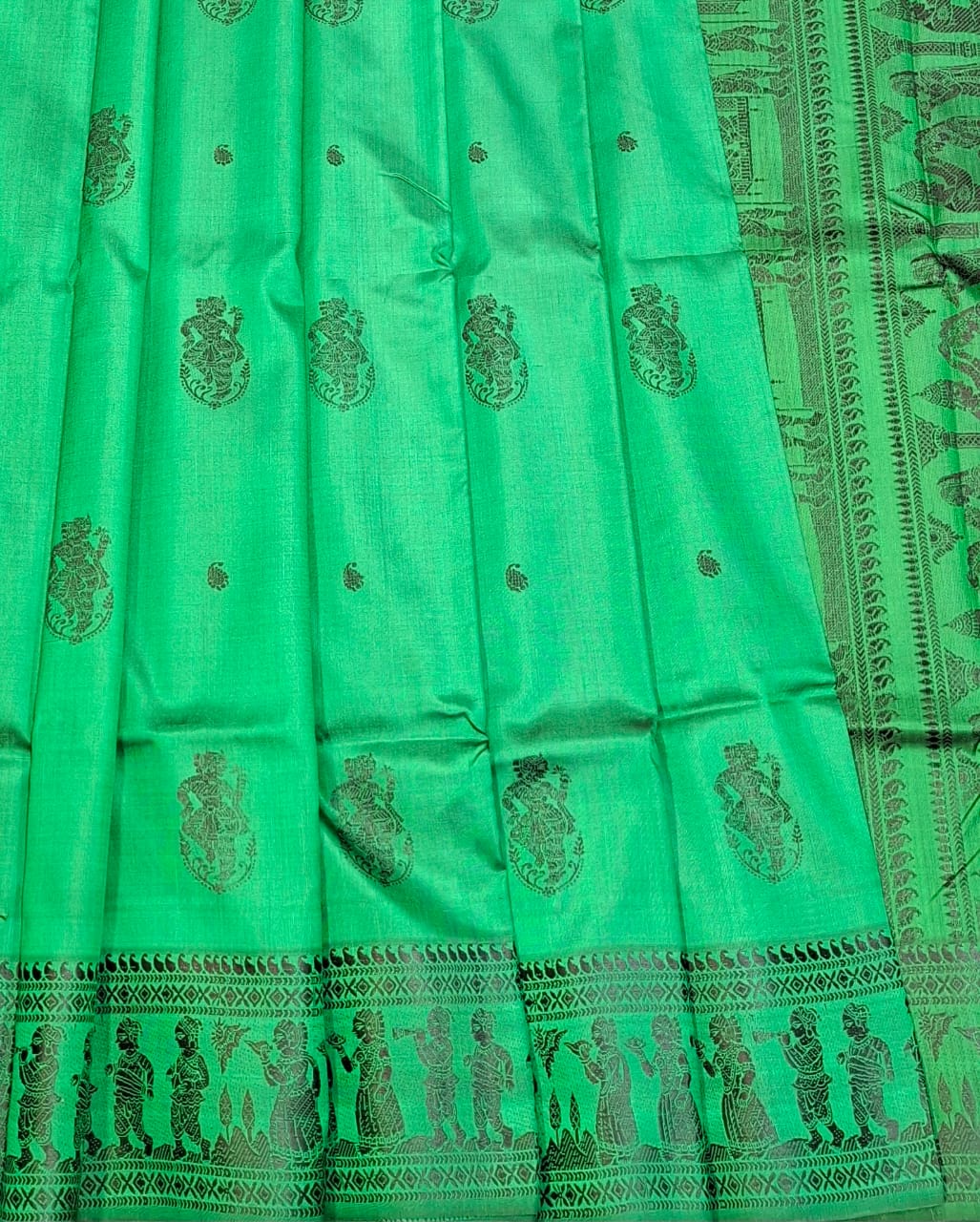 Bottle green color with beige motif pure Mulberry silk Baluchari saree