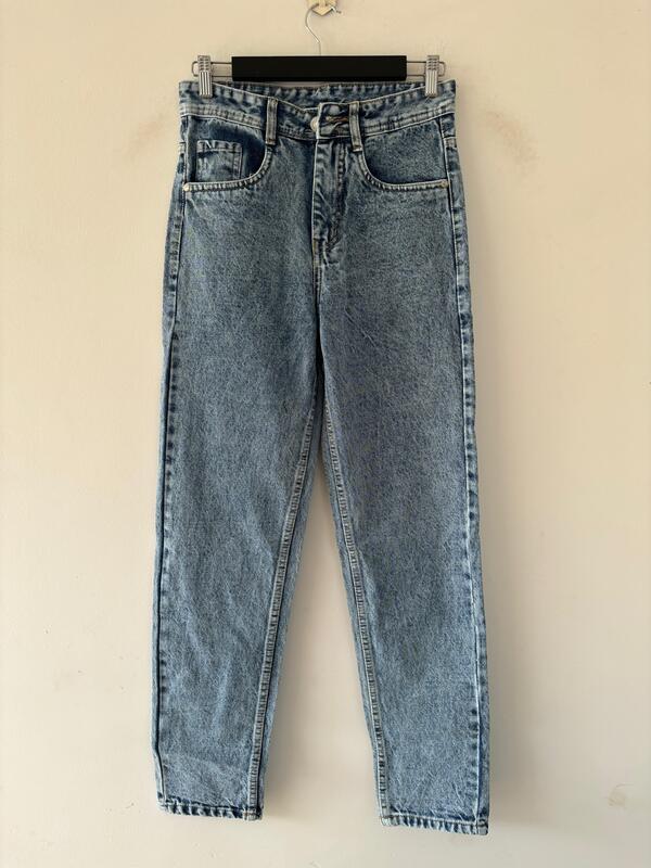 Blue washed momfit jean