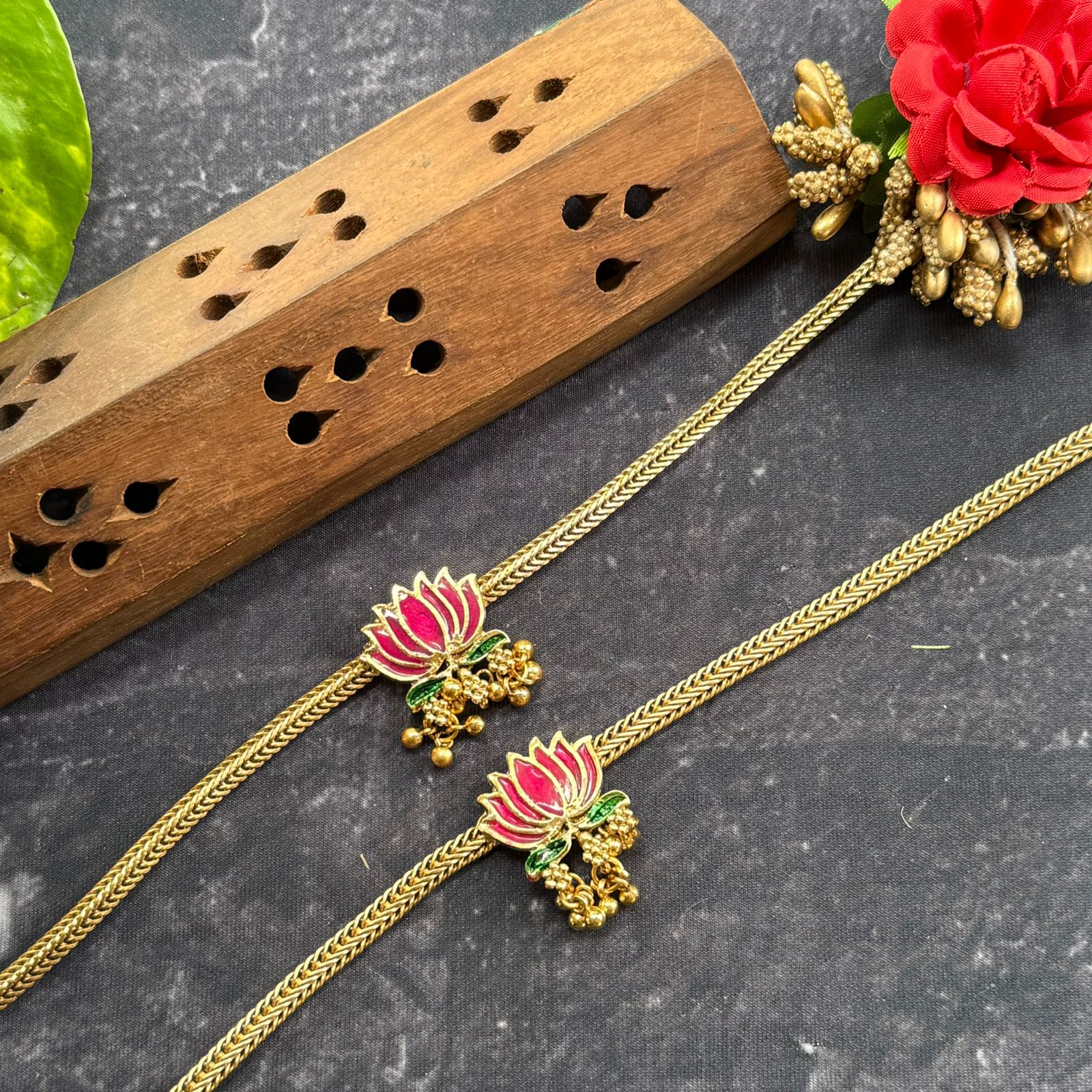 matal design gold anklet