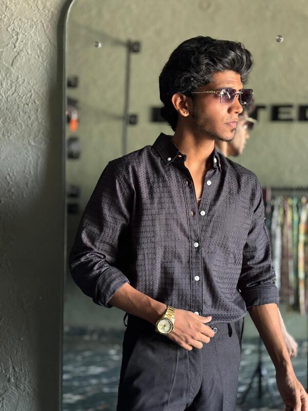 Black textured shirt