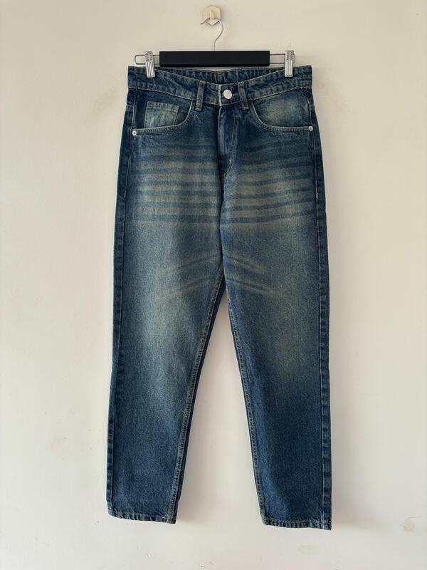 Blue fade whisker momfit jean