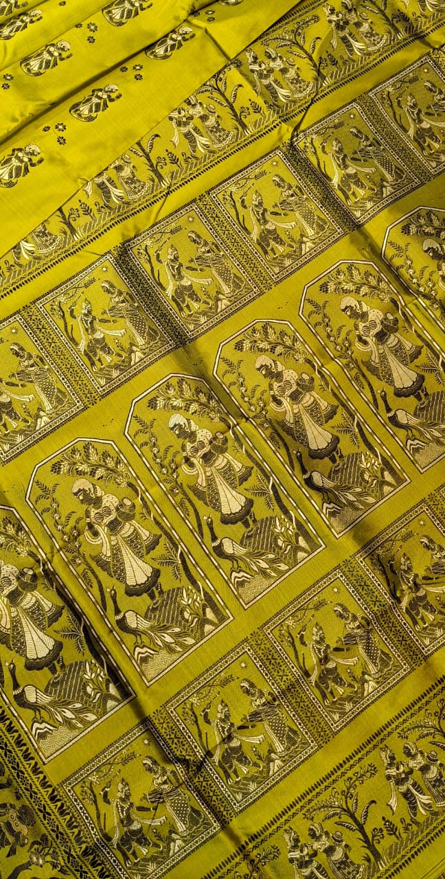 Figure motif Baluchari Color Olive Green