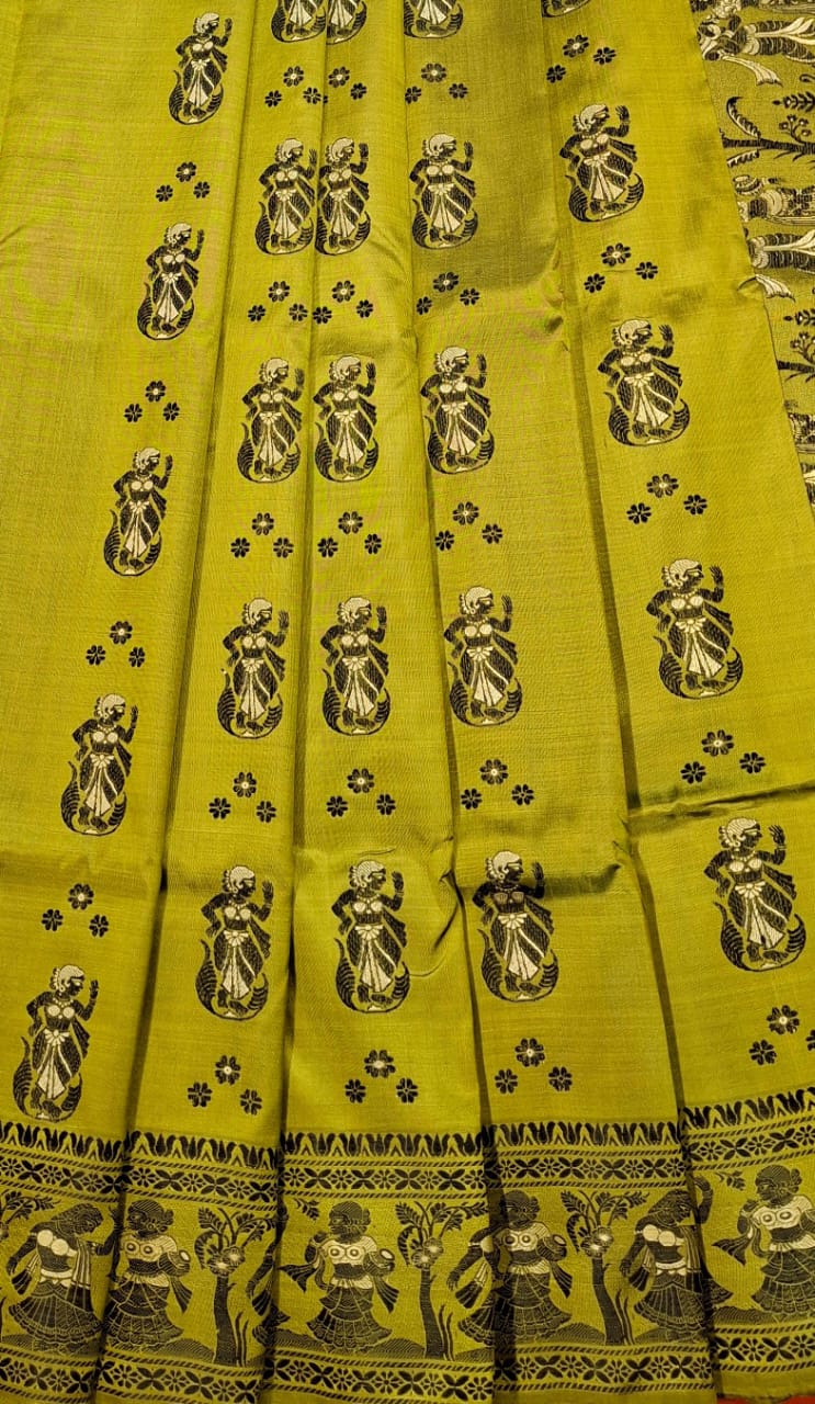 Figure motif Baluchari Color Olive Green