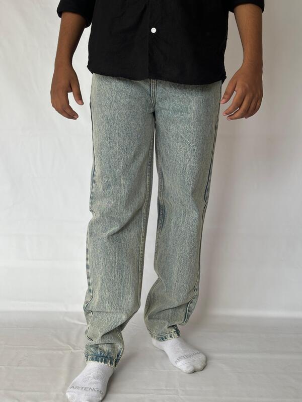 Sandy blue fade Momfit jean
