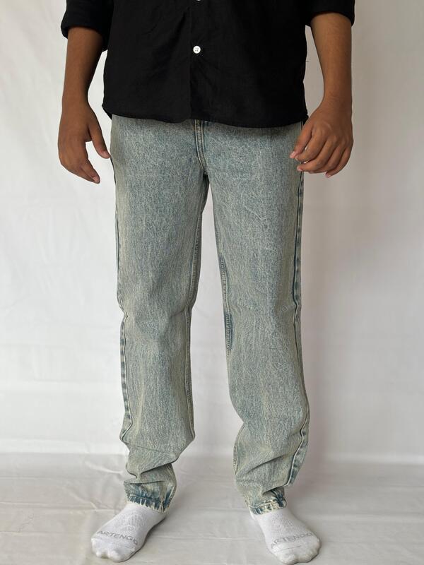 Sandy blue fade Momfit jean