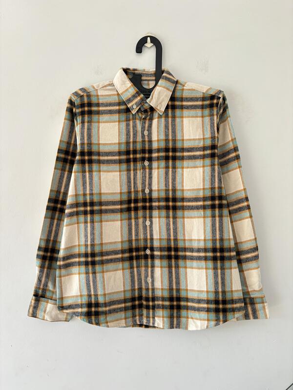 Beige & gold flannels