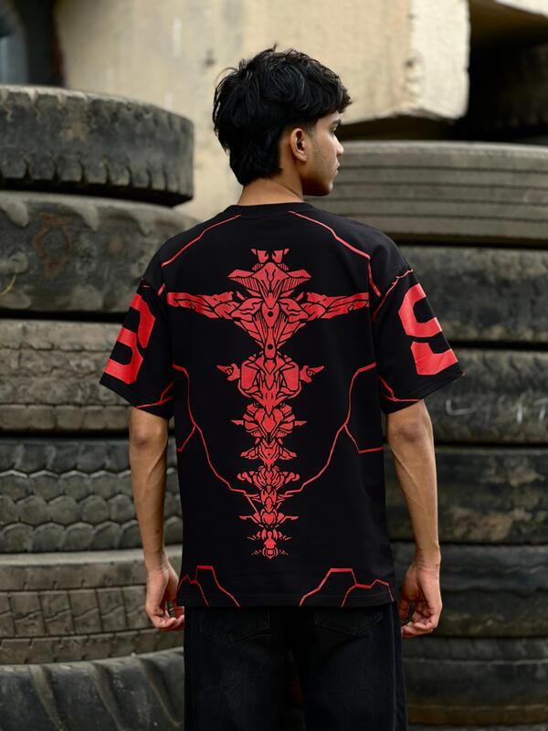 Black spine oversized tee