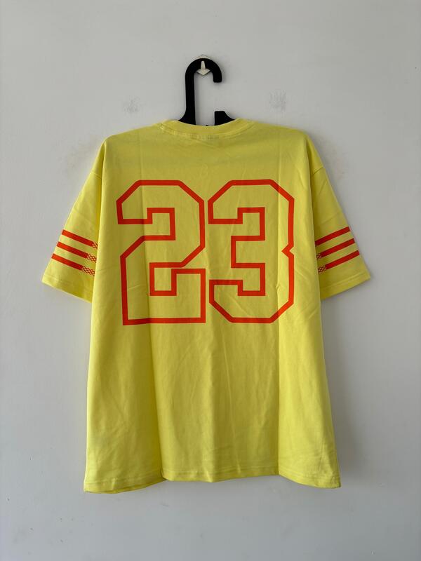 23 Neon yellow oversized tee