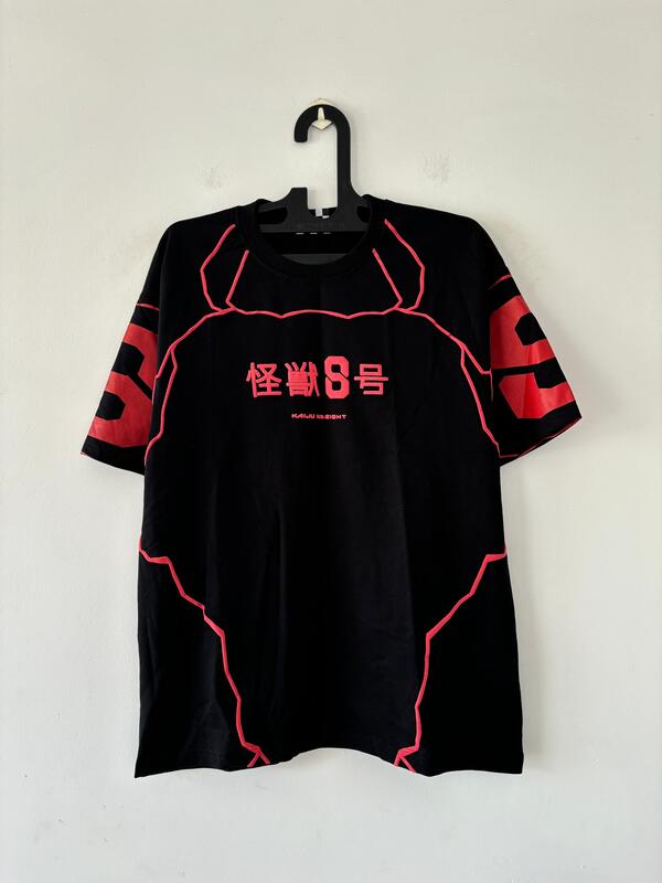 Black spine oversized tee