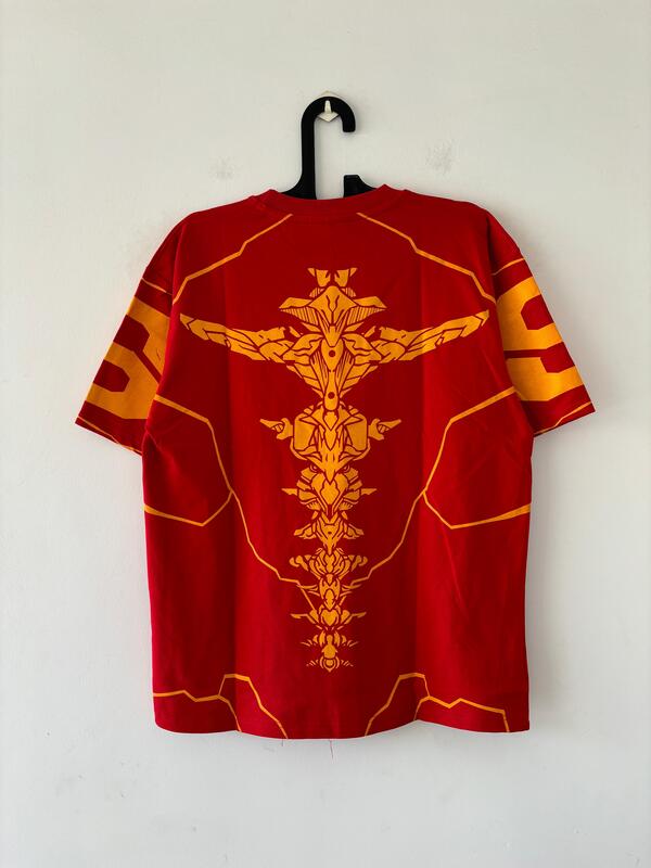 Red spine oversized tee