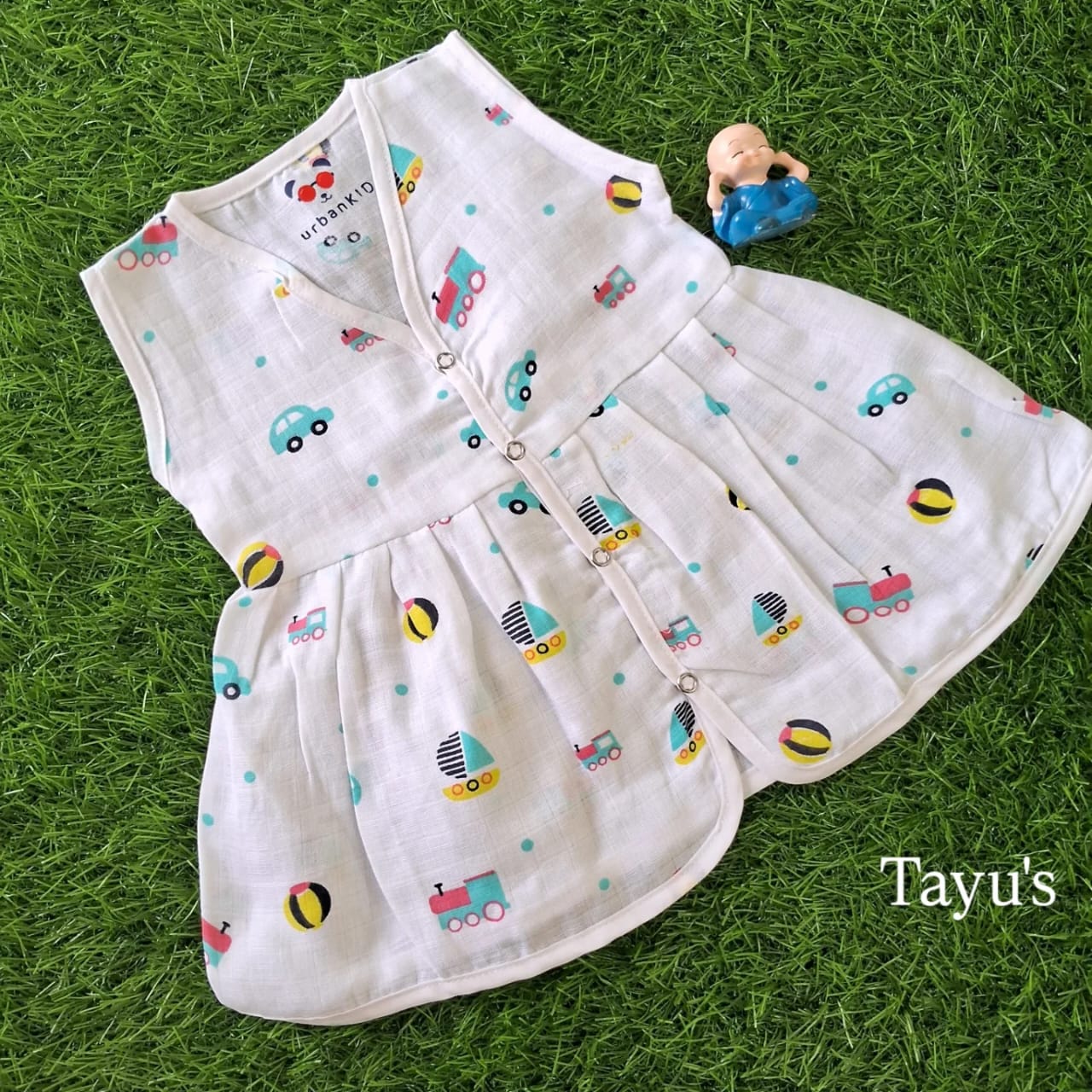 Muslin Frocks playtime