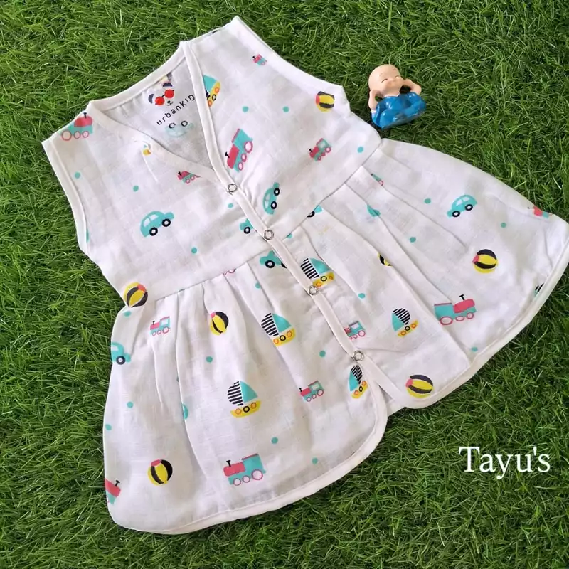 Muslin Frocks playtime