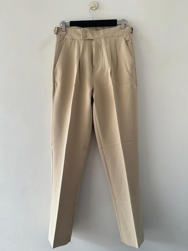 Almond beige gurkha pant