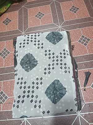 Georgette Saree Gray Colour With Buttas Pattern