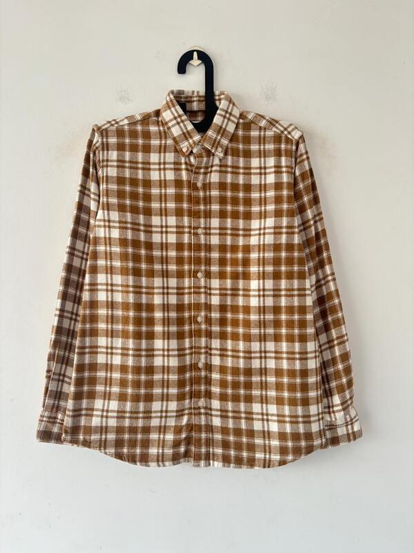 Walnut & beige flannels