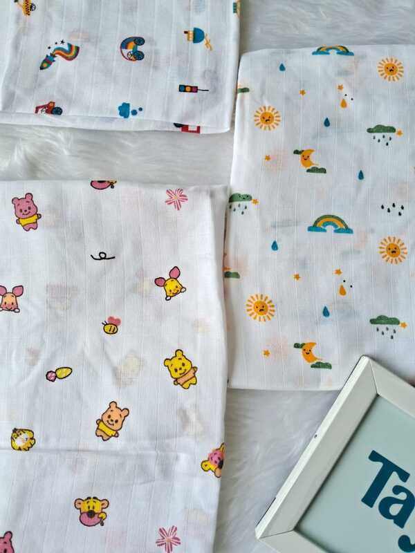 Muslin White bath towels