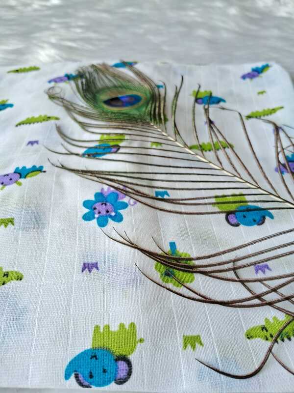 Muslin White bath towels