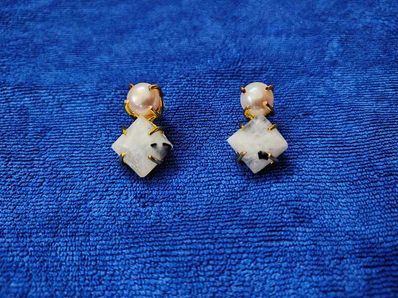 Earring White Pearl White Stud