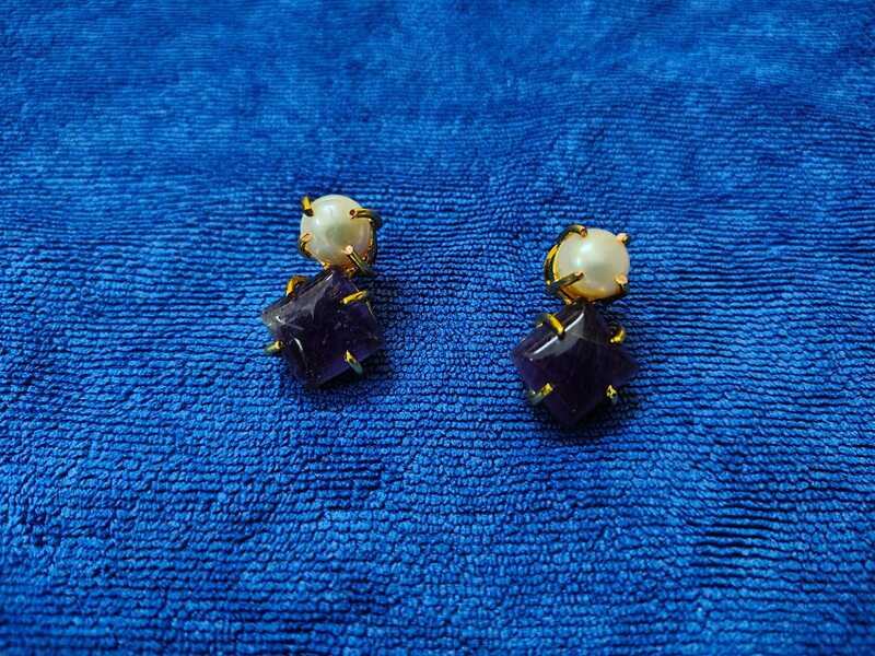 Earring White Pearl Purple Stud