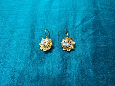 Earring White Pearl Hanging