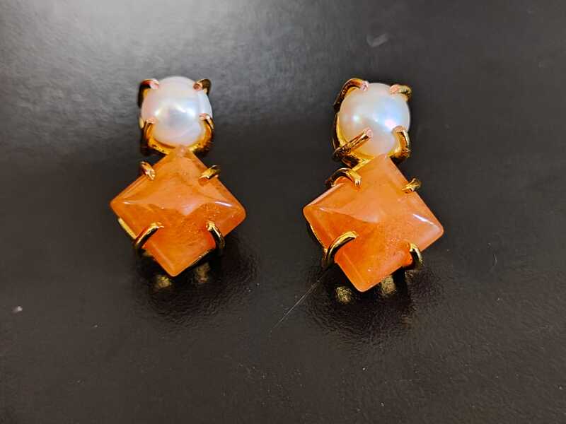 Earring White Pearl Orange Stud