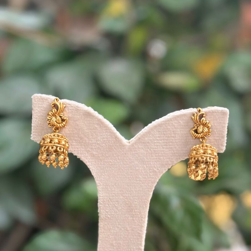 Butterfly diamond stoneStud