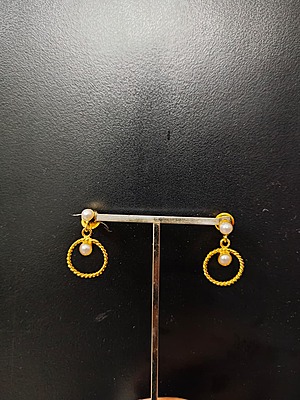 Earring Pearl in Ring