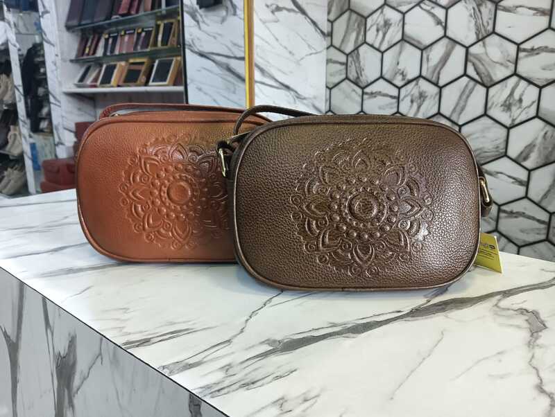 Ladies Premium Leather sling bag