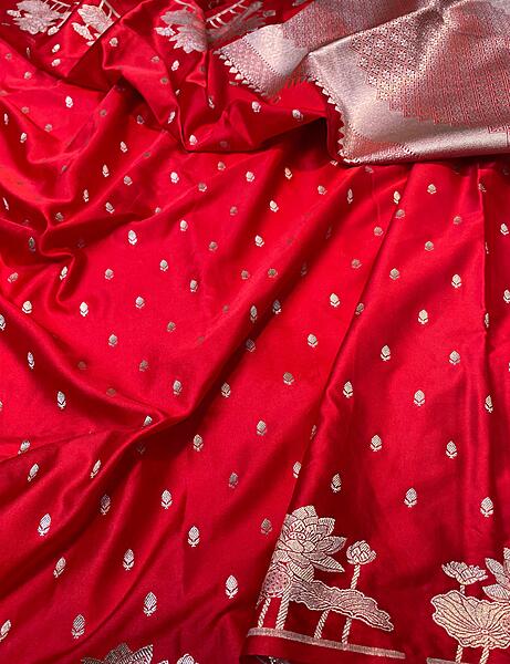 Red Mashru Silk Saree with Lotus Border and Zari Pallu
