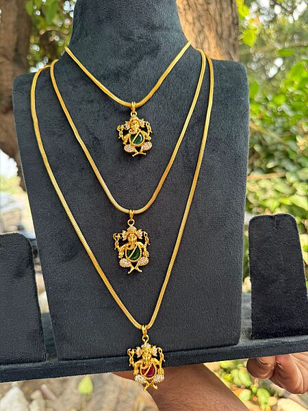 Fancy Peacock Pendant Chain