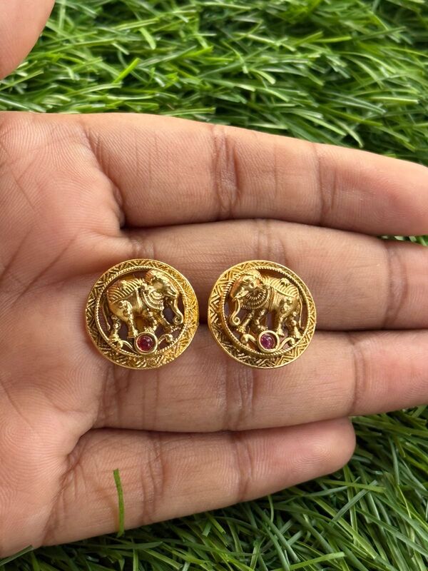Big Elephant Design trendy Stud